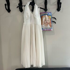 Marilyn Monroe Halloween Costume - Dress & Wig
